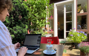 fraueour-garden-working-outdoor-hotel-hanseatin-hamburg
